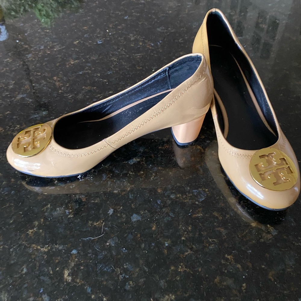 Tory Burch Tan Women's Shoes beige patent leather size 38, US 7.5.